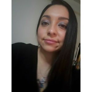 Meet your Posher, Yajaira